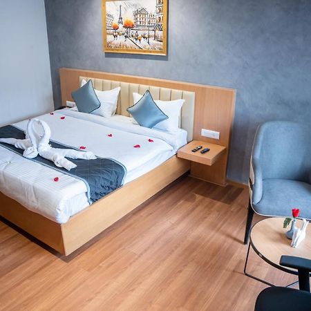 Hotel Tulips Grand ハイデラバード エクステリア 写真