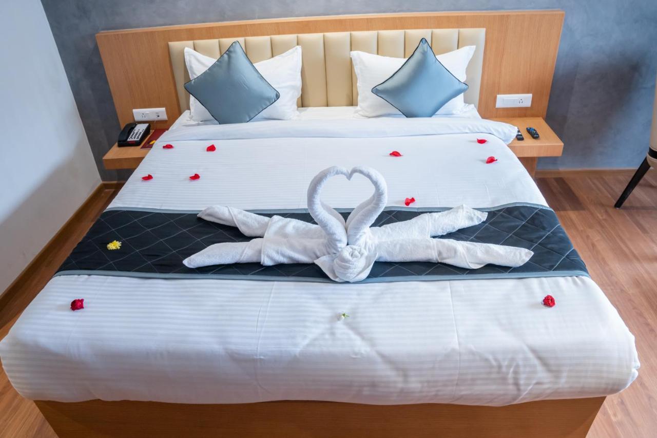 Hotel Tulips Grand ハイデラバード エクステリア 写真