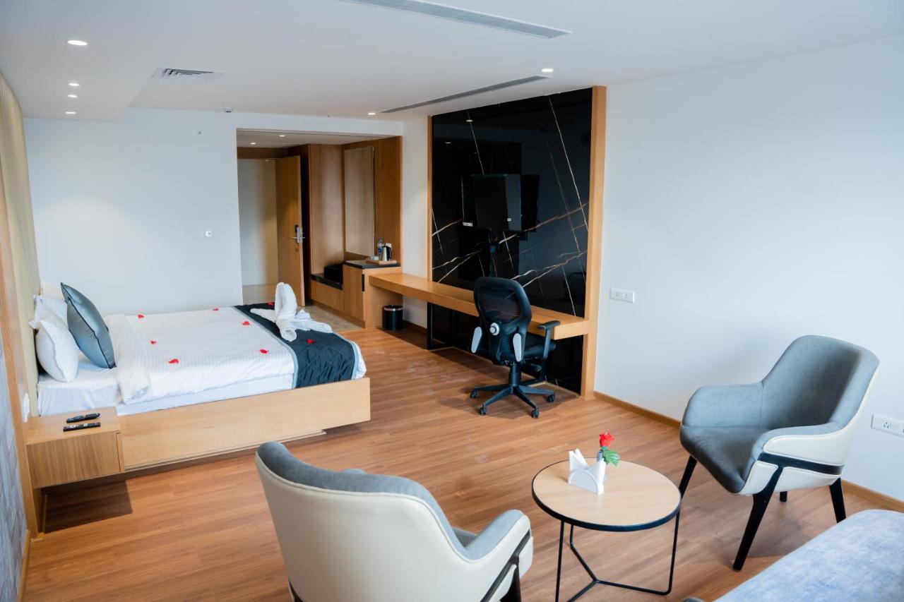 Hotel Tulips Grand ハイデラバード エクステリア 写真