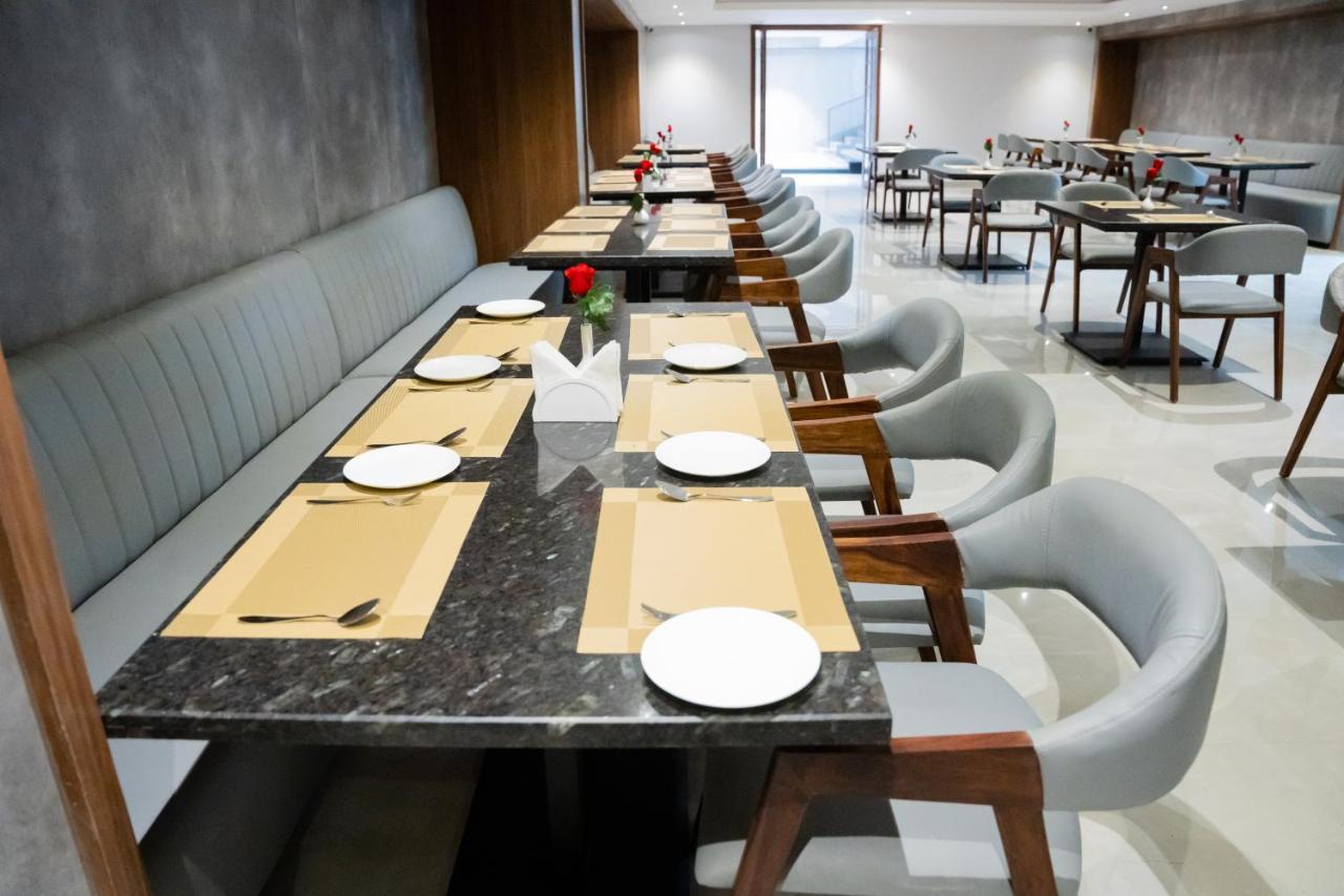 Hotel Tulips Grand ハイデラバード エクステリア 写真