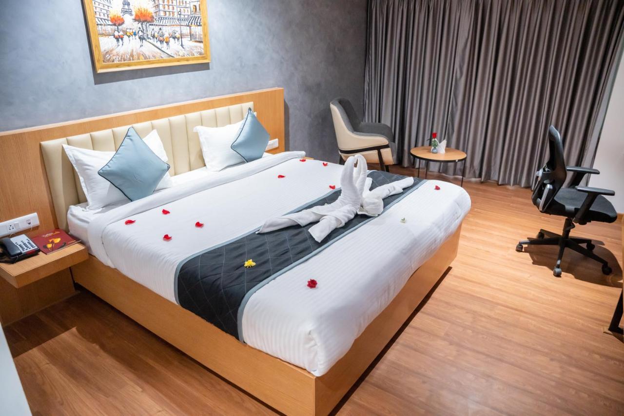 Hotel Tulips Grand ハイデラバード エクステリア 写真