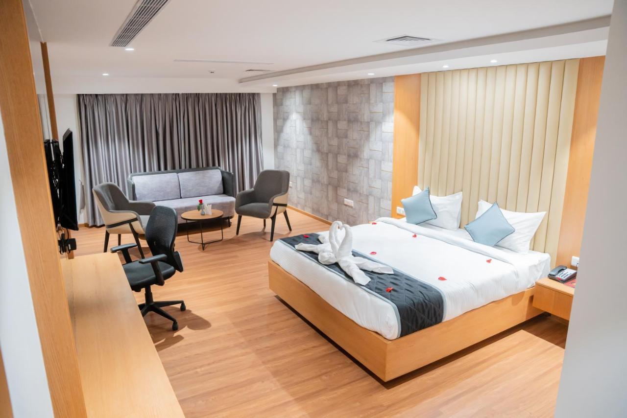 Hotel Tulips Grand ハイデラバード エクステリア 写真