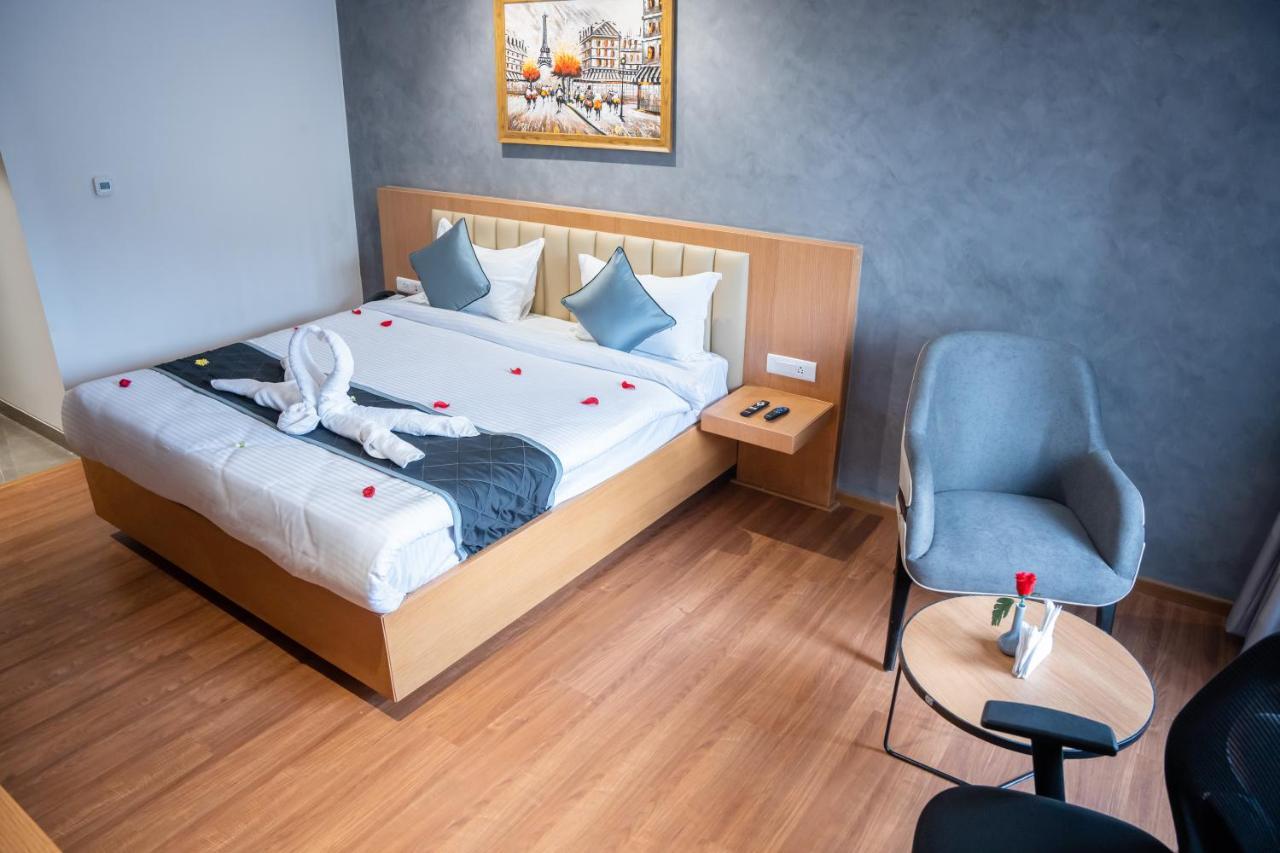 Hotel Tulips Grand ハイデラバード エクステリア 写真