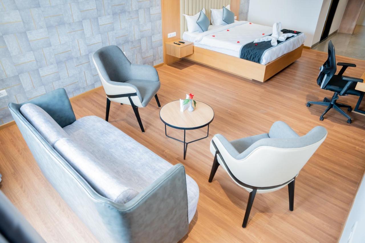 Hotel Tulips Grand ハイデラバード エクステリア 写真