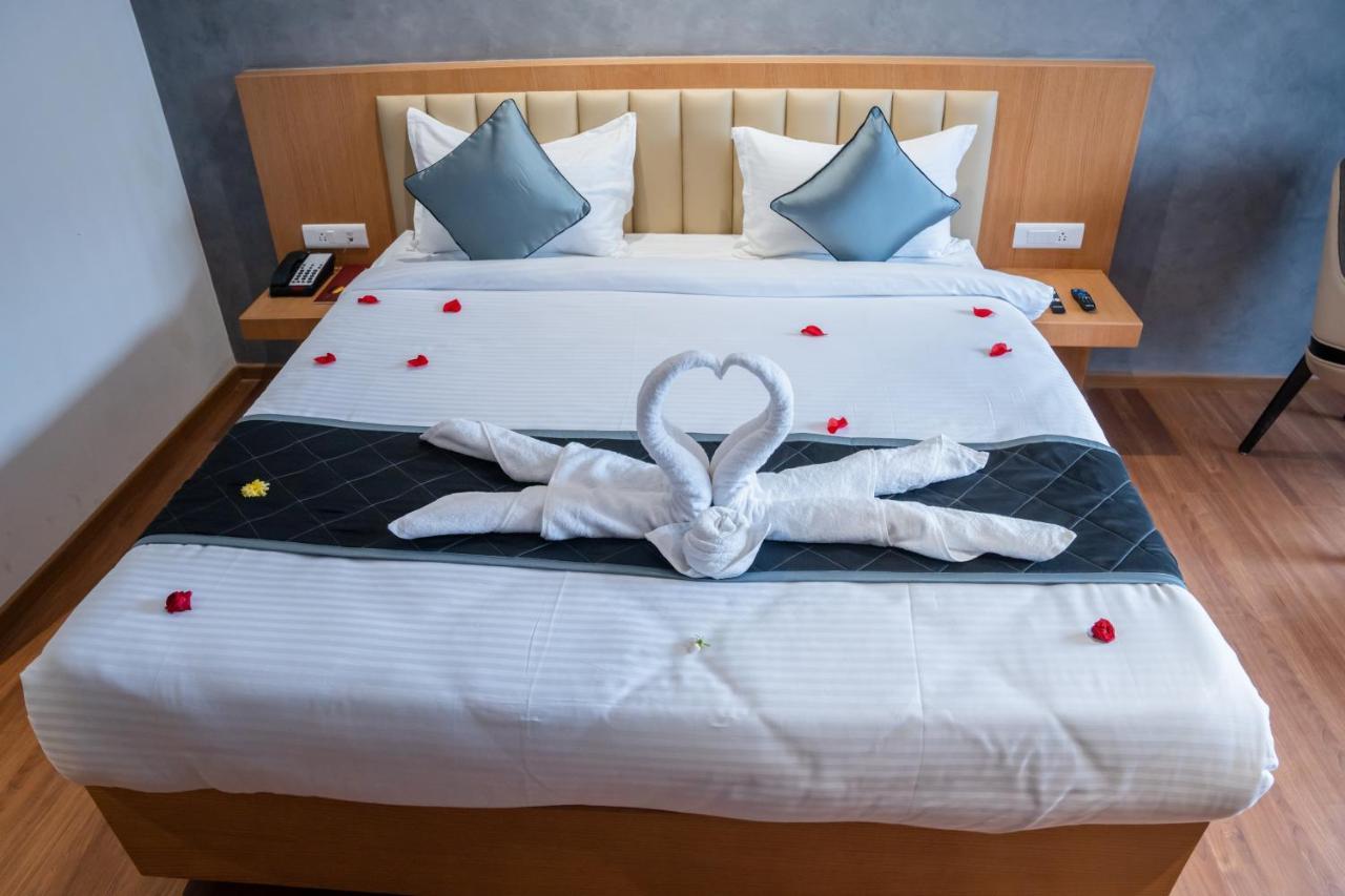 Hotel Tulips Grand ハイデラバード エクステリア 写真