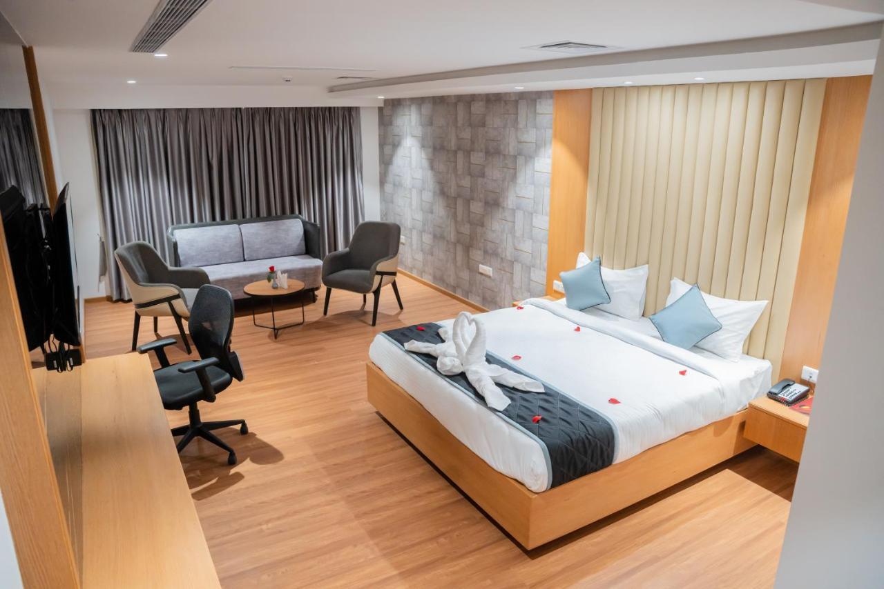 Hotel Tulips Grand ハイデラバード エクステリア 写真