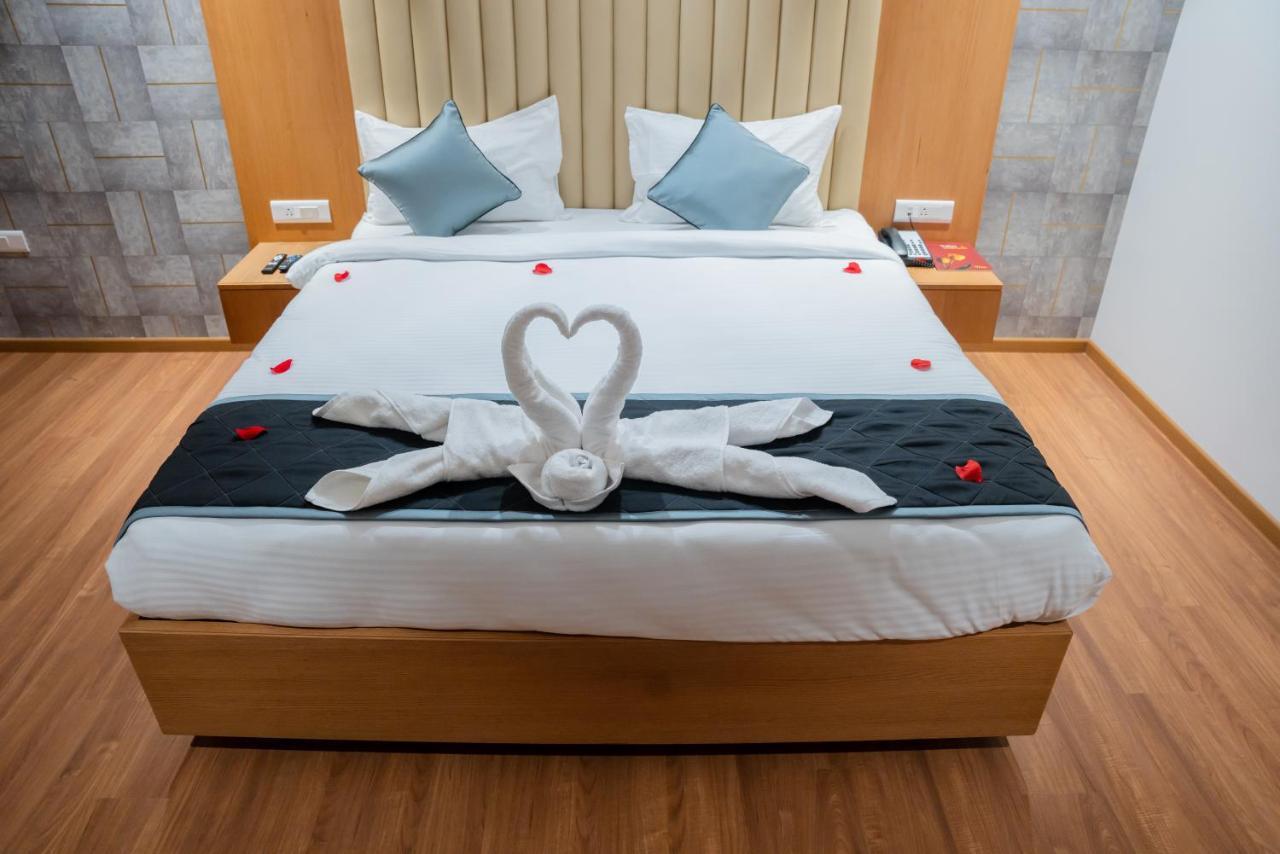 Hotel Tulips Grand ハイデラバード エクステリア 写真