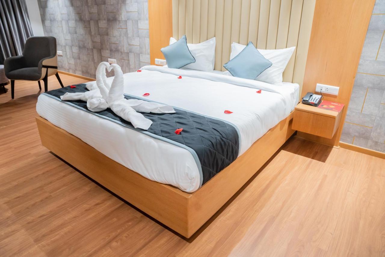 Hotel Tulips Grand ハイデラバード エクステリア 写真